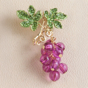 Brosche aus Edelstahl mit Weinrebe